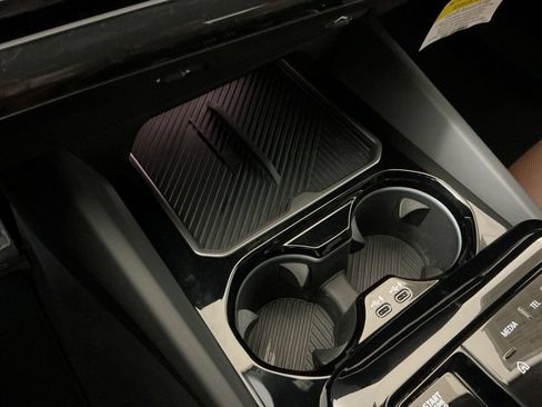 Certified 2025 BMW 530i w/ M Sport Package RWD image 12