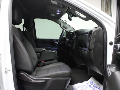 Used 2024 Chevrolet Silverado 2500 Custom w/ Custom Value Package image 16