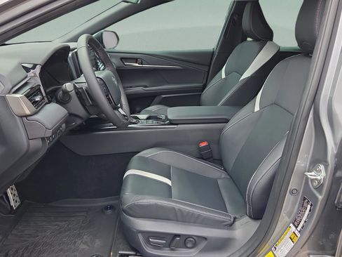 Certified 2025 Toyota Camry SE w/ Convenience Package FWD image 9