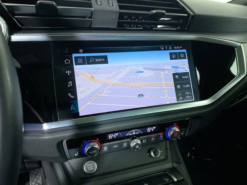 Used 2020 Audi Q3 2.0T Premium Plus w/ Premium Plus Package image 4