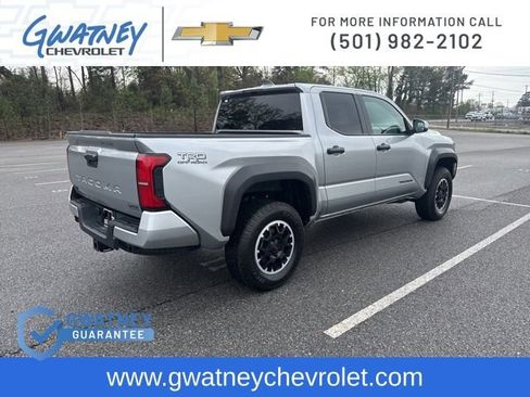 Used 2024 Toyota Tacoma TRD Off-Road image 5