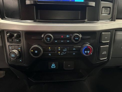 Used 2025 Ford F250 XLT image 28