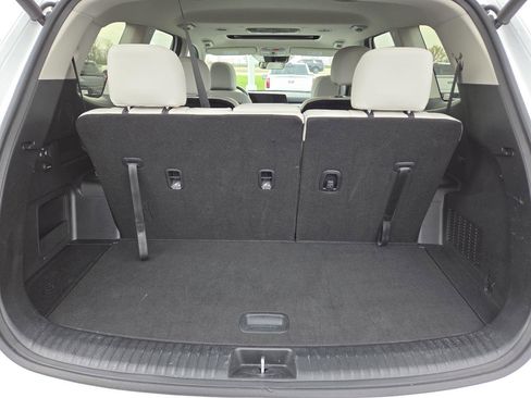 Used 2025 Kia Telluride S FWD image 20