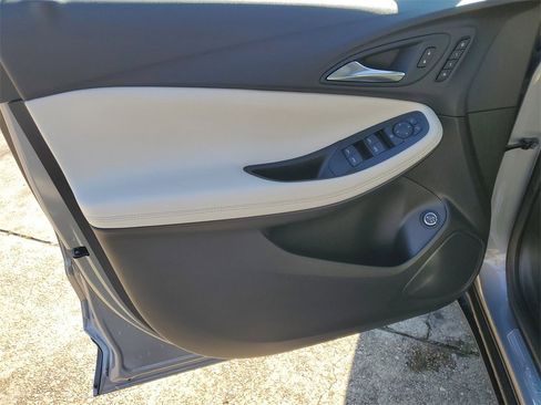 Used 2023 Buick Encore GX Essence w/ Experience Buick Package image 8