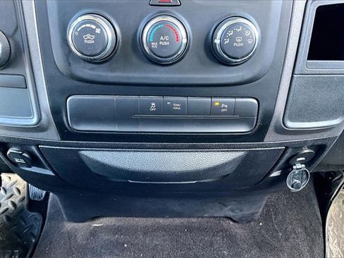 Used 2015 RAM 2500 Tradesman w/ Chrome Appearance Group image 17