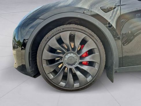 Used 2022 Tesla Model Y Performance AWD/4WD image 9