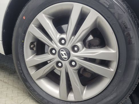 Used 2018 Hyundai Elantra SEL image 31