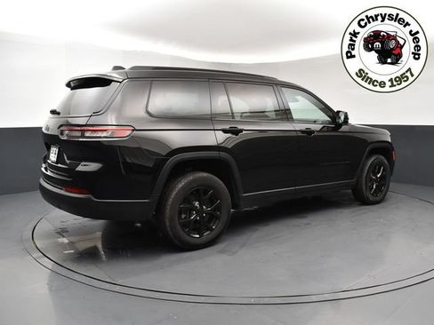 Used 2024 Jeep Grand Cherokee L Altitude AWD/4WD image 6