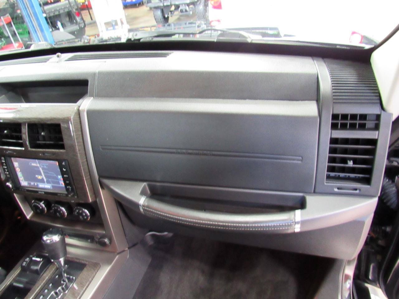 Used 2012 Jeep Liberty Limited Jet w/ Chrome Accents Group AWD/4WD image 23