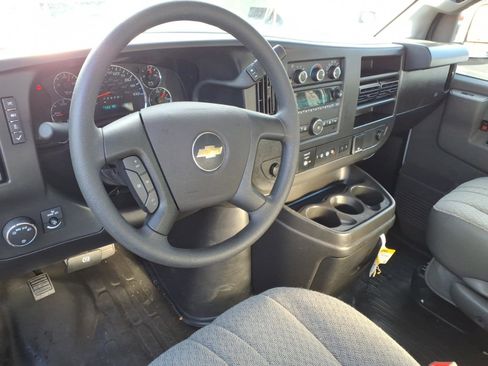 Used 2025 Chevrolet Express 2500 Extended w/ Communications Package image 10