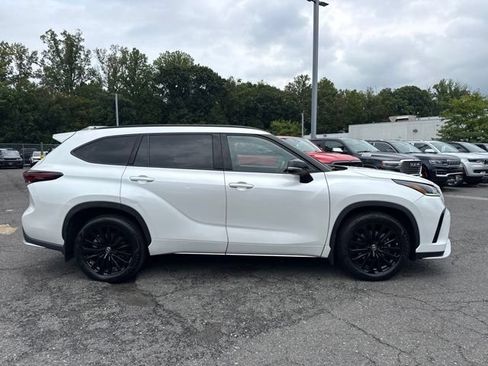 Used 2024 Toyota Highlander XSE AWD/4WD image 15