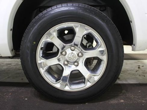 Used 2017 RAM 1500 Laramie RWD image 27