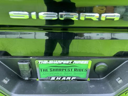 Used 2022 GMC Sierra 1500 AT4 w/ AT4 Premium Package AWD/4WD image 11