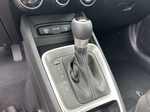 Certified 2024 Hyundai Venue SE FWD image 27
