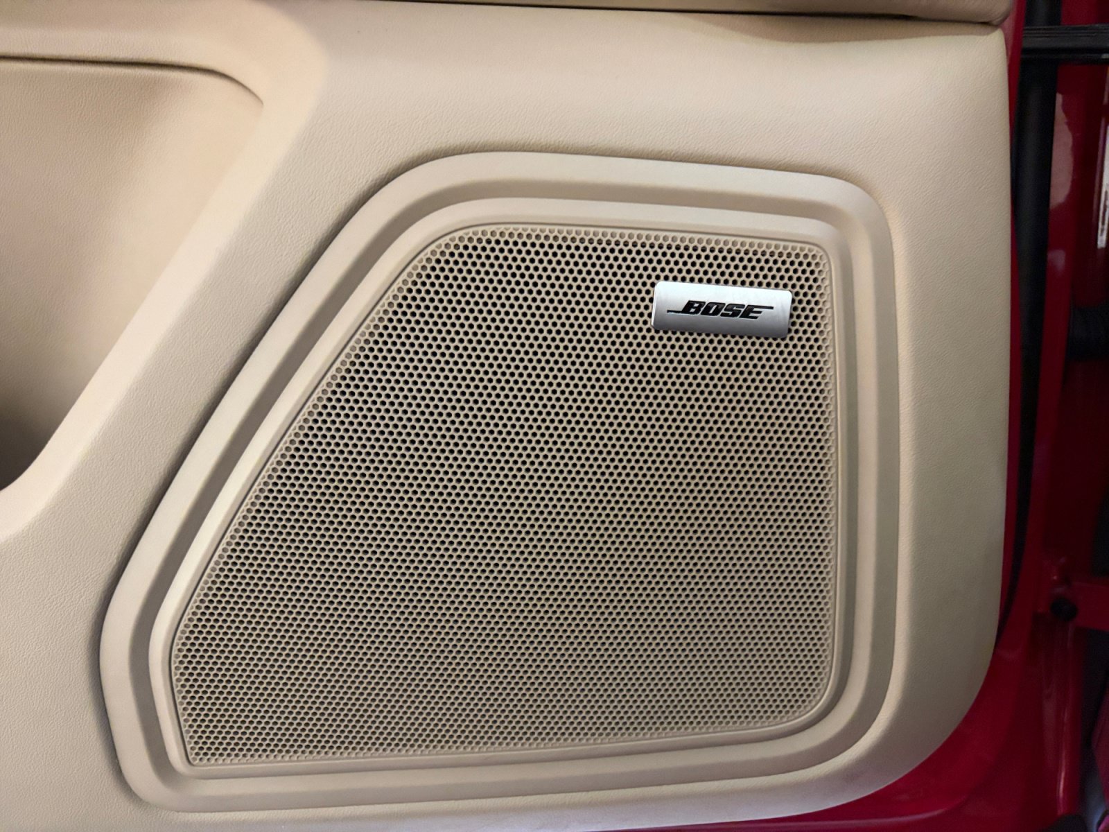 Certified 2023 Porsche Macan S AWD/4WD image 43