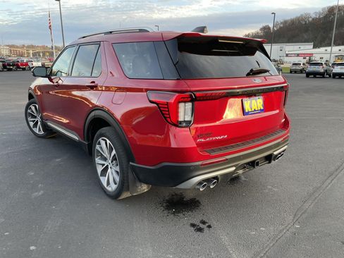 Certified 2025 Ford Explorer Platinum w/ Ultimate Package AWD/4WD image 7
