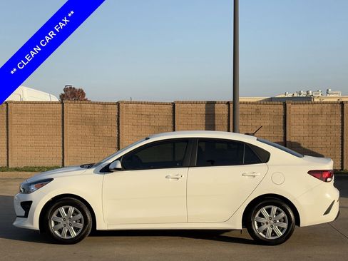 Used 2023 Kia Rio LX image 3