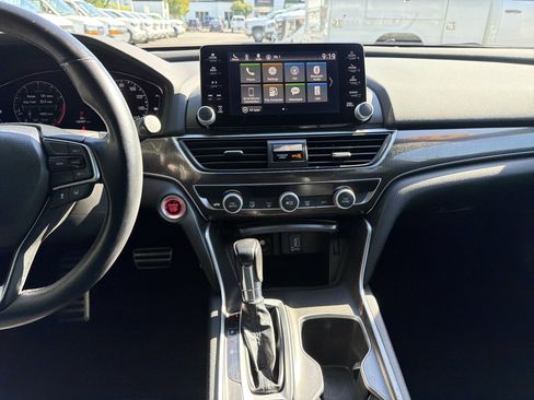 Used 2018 Honda Accord Sport image 28