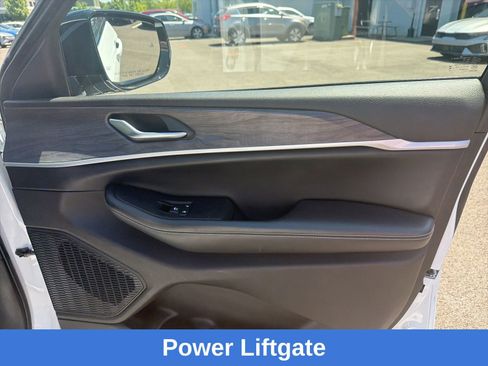 Used 2023 Jeep Grand Cherokee Limited AWD/4WD image 24