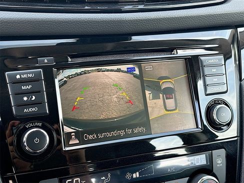 Used 2022 Nissan Rogue Sport SL w/ Premium Package image 14