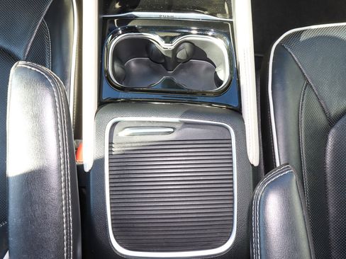 Used 2023 Chrysler Pacifica Limited image 23