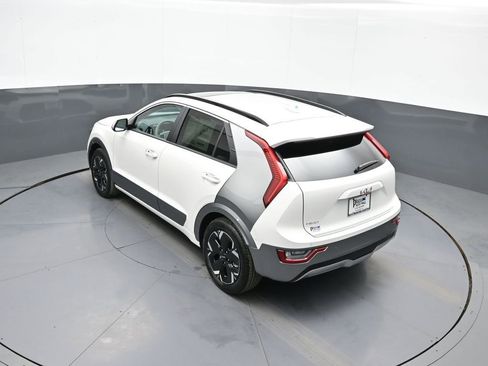New 2025 Kia Niro Wave w/ Wave Preserve Package image 41