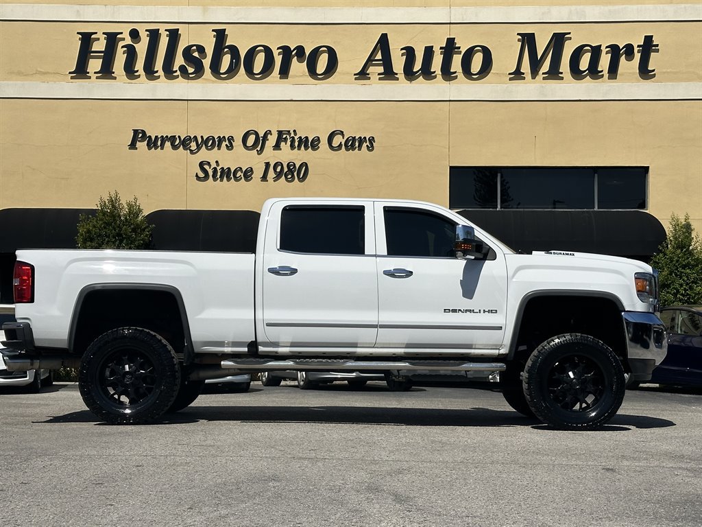 Used 2017 GMC Sierra 2500 Denali w/ Duramax Plus Package AWD/4WD image 5