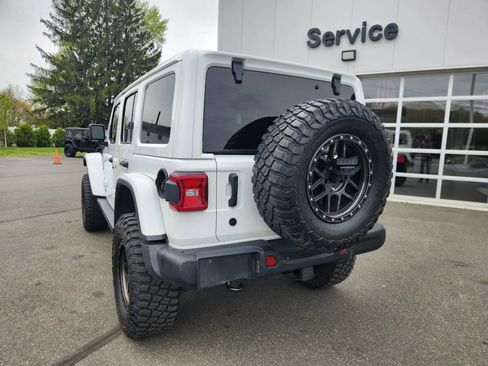 Used 2018 Jeep Wrangler Unlimited Sahara w/ Dual Top Group AWD/4WD image 13