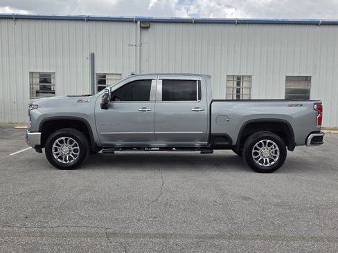 Used 2025 Chevrolet Silverado 2500 LTZ w/ LTZ Premium Package image 2