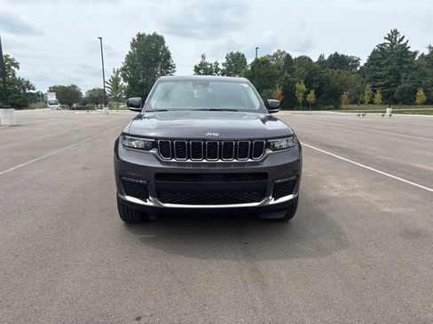 Used 2023 Jeep Grand Cherokee L Limited AWD/4WD image 8