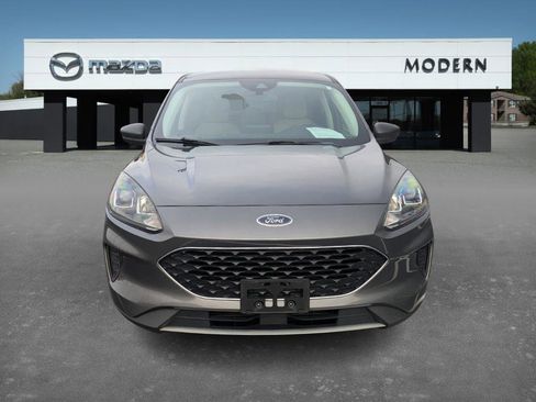 Used 2022 Ford Escape SE image 2