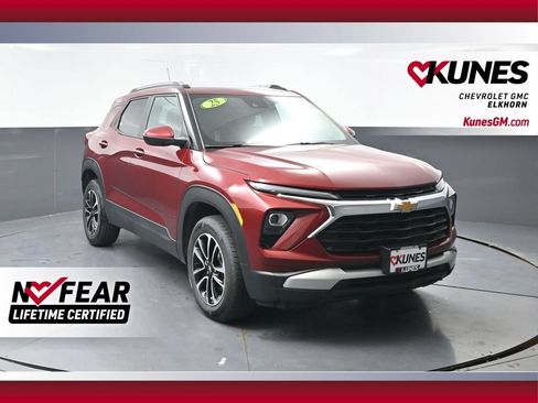 Used 2025 Chevrolet TrailBlazer LT AWD/4WD image 1