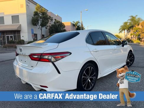 Used 2018 Toyota Camry SE w/ Moonroof Package FWD image 6