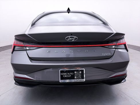 Used 2022 Hyundai Elantra Limited image 16