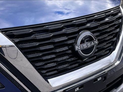 Used 2023 Nissan Rogue SV image 29