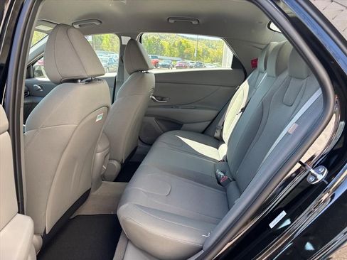 New 2026 Hyundai Elantra SE FWD image 10