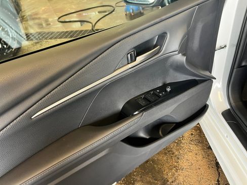 Used 2025 Toyota Camry XSE w/ Premium Plus Package image 36