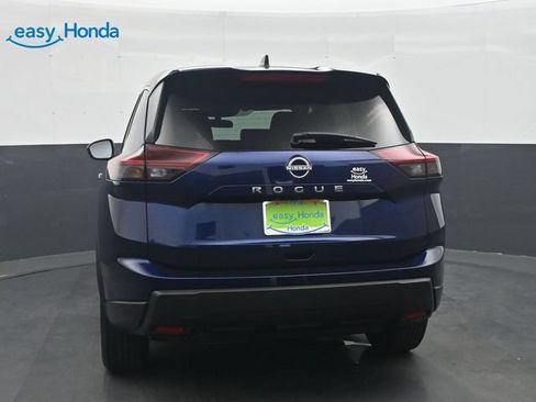 Used 2026 Nissan Rogue SV FWD image 6