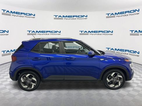 Used 2023 Hyundai Venue Limited w/ Cargo Package FWD image 6