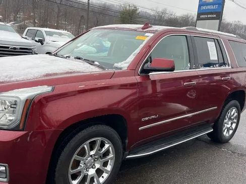 Used 2017 GMC Yukon Denali w/ Open Road Package image 2