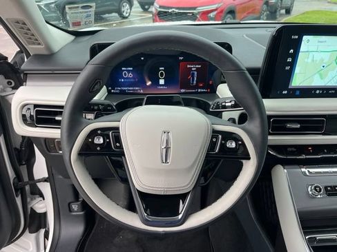 Used 2026 Lincoln Aviator 2WD image 17