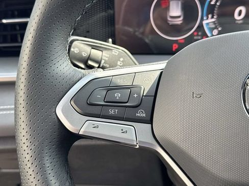 New 2026 Volkswagen Tiguan SE R-Line AWD/4WD image 16