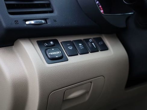 Used 2013 Toyota Highlander Limited image 12