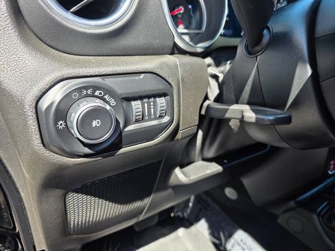 Used 2020 Jeep Wrangler Unlimited Rubicon w/ Quick Order Package 28Y Recon AWD/4WD image 16