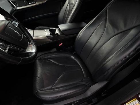 Used 2019 Lincoln Nautilus Reserve FWD image 11