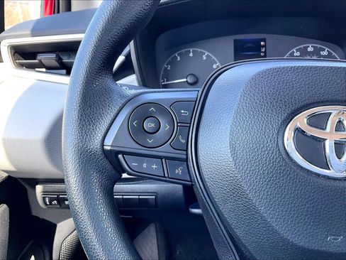 Used 2023 Toyota Corolla LE image 23