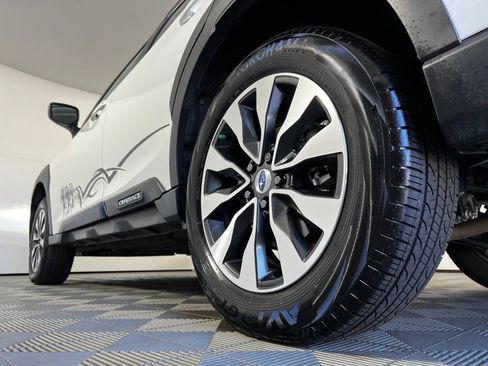 Used 2025 Subaru Outback Limited AWD/4WD image 31
