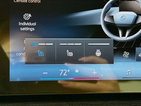 New 2026 BMW X6 xDrive40i w/ Climate Comfort Package image 21