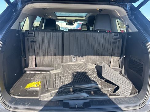 Used 2023 Toyota Highlander Platinum image 13