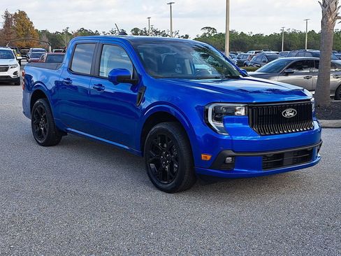 Used 2025 Ford Maverick Lobo image 2